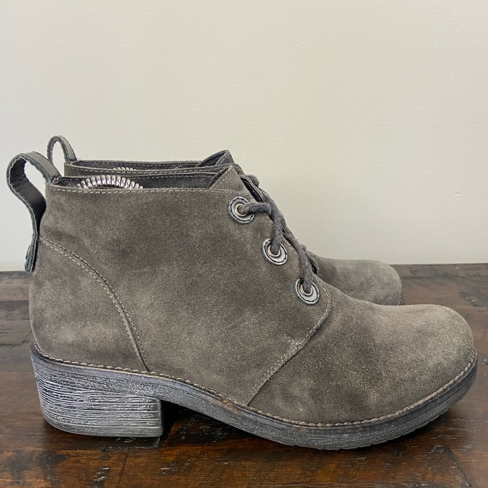 Naot Love Oily Midnight Dark Gray Suede Bootie Size EU 38/US 7-7.5
